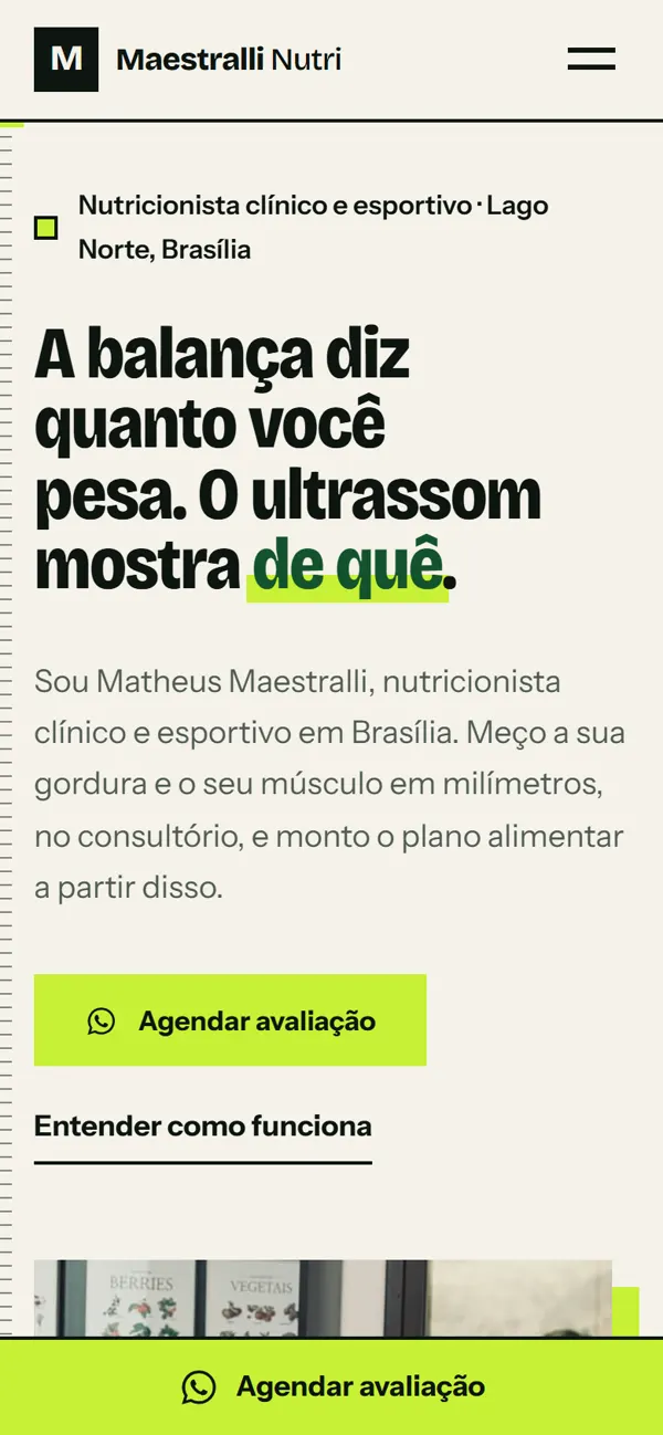 O site do Maestralli Nutri aberto no celular